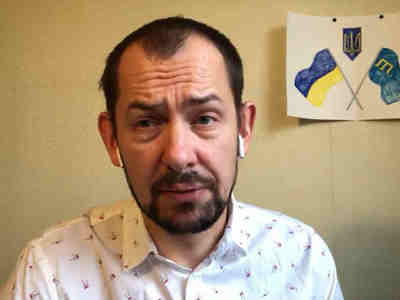 А комика выслали за один стэндап?