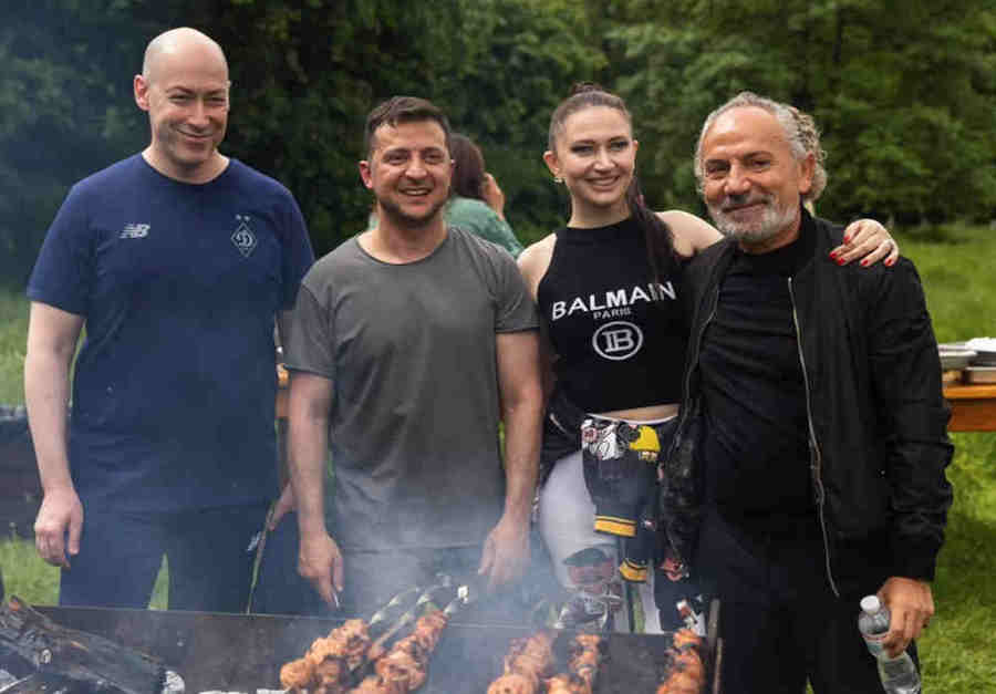 А вот и как раз те самые шашлыки...