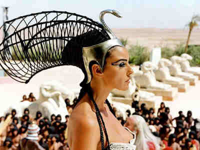 Моника Белуччи в образе Клеопатры