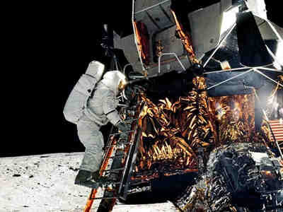 Астронавт на Луне