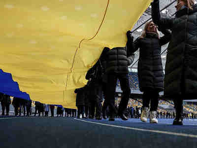 Просто выдумал праздник