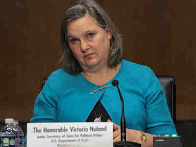 Просто слова: У Украины... есть биологические исследовательские объекты, которые... На самом деле, нас очень беспокоит, что российские войска, российские силы могут попытаться получить контроль над ними. Поэтому, мы работаем с украинцами над тем, чтобы они предотвратили попадание любого из этих исследовательских материалов в руки российских войск, в случае их приближения.