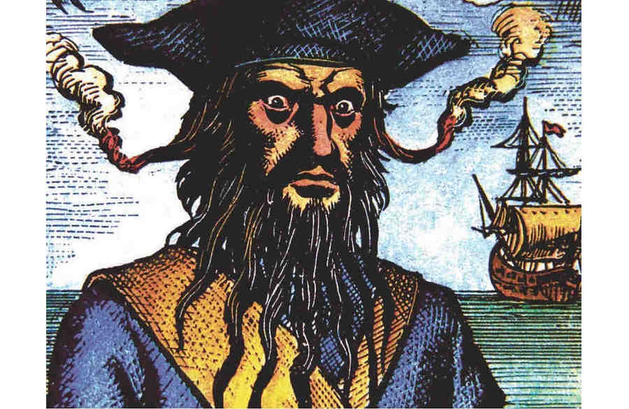 Одной из фирменных устрашающих «фишек» Черной Бороды были зажженные фитили в качестве элемента одежды: дым, змеиное шипение и ползущие огоньки создавали впечатление, что перед вами явившееся из преисподней олицетворение ужаса.