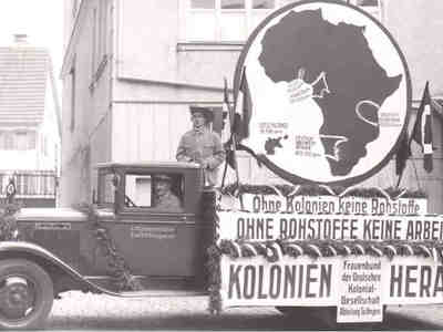 Хотя среди немцев первое время  царила некая эйфория оттого,  что Германия наконец то стала колониальной  империей, сами они не спешили переселяться  в новые земли.