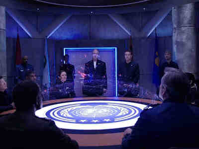 Все государства Земли объединились, теперь планета управляется Организацией Объединенных Наций.