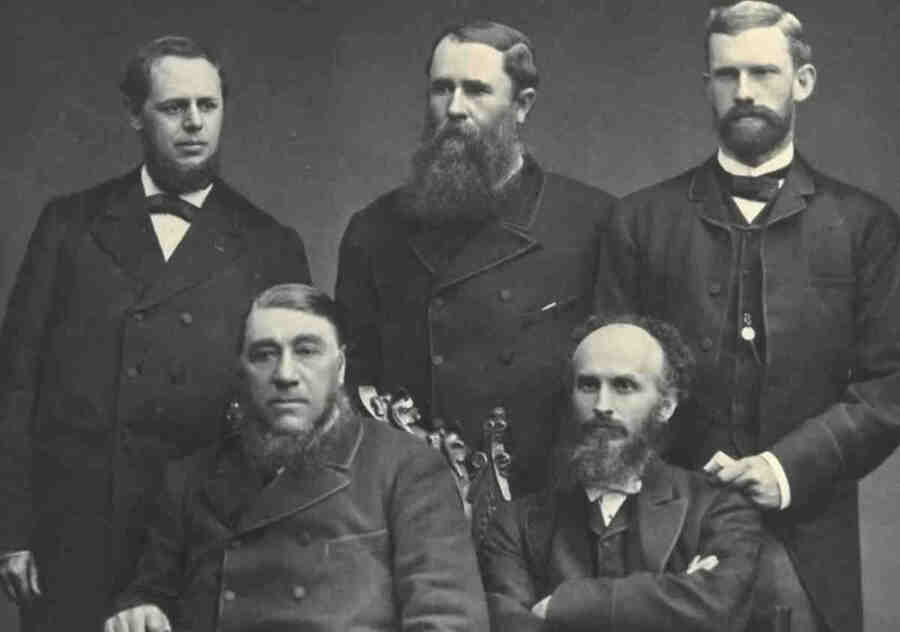 В 1884 году было подписано Лондонская конвенция — в ней уже не было прямого указания на британский суверенитет, хотя Трансвааль обязался не заключать без утверждения английского правительства никаких соглашений с иностранными государствами. На переднем плане слева - президент Трансвааля Томас Бюргерс.