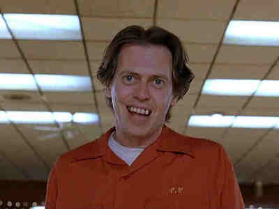 Самое ироничное, что актер сыгравший Донни (Стив Бушеми) почти во всех фильмах играет таких вот потерянных персонажей, не влияющих на сюжет.