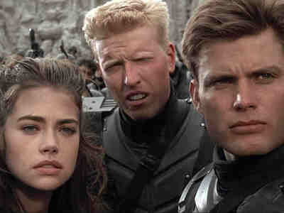 Классика фантастических боевиков, глупый и жестокий фильм для подростков, пропаганда фашизма... Но что же представляет фильм на САМОМ деле?