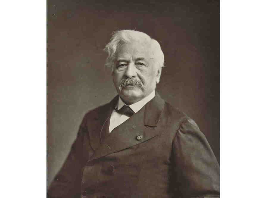 Во второй половине XIX века Фердинанд де Лессепс, французский дипломат и предприниматель, сумел осуществить строительство Суэцкого канала.