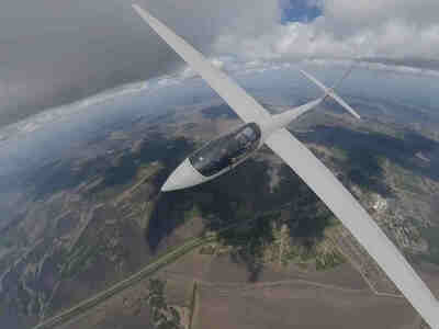 Ощущение в конце видео, что мужичек просто прогуливался по полю, и решил осуществить свою мечту, залез в самолет, полетал там кругами, показал нам, приземлился, одел кепку и пошел дальше гулять.