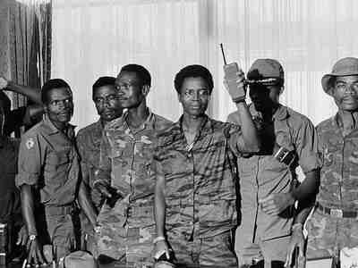 В полной мере все проблемы, накопившиеся в стране, вышли наружу после военного переворота, совершенного в 1980 году старшим сержантом либерийской армии Сэмюэлем Доу.