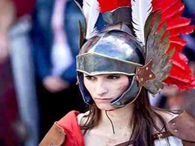 Женщина-гладиатор