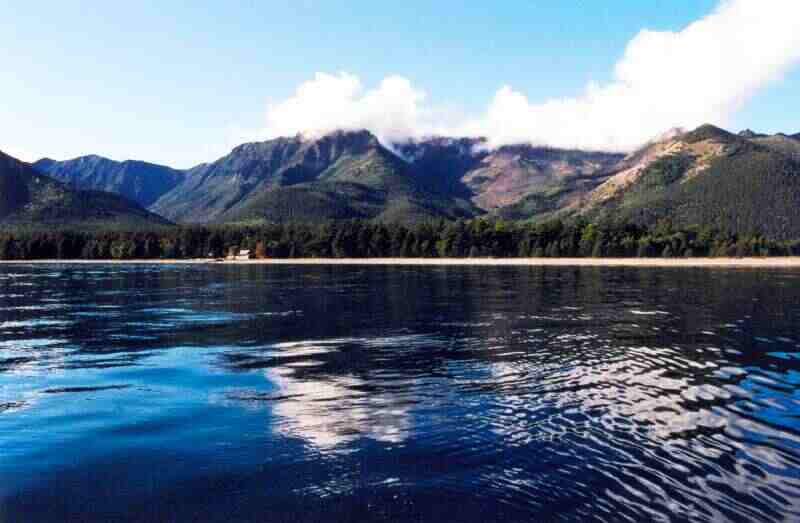 Озеро Байкал уникально во многих отношениях.