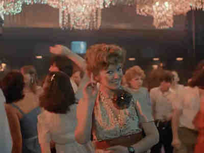 Кадр из фильма Любовь и Голуби