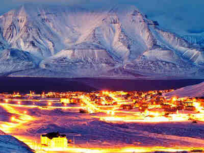 Шпицберген - уникальное место на планете. Часто его называют архипелагом белых медведей, полярной пустыней, ничейной землей, ледниковым Эльдорадо…