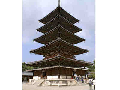 Самое древнее деревянное сооружение мира - пятиярусная пагода храма Хорю-дзи