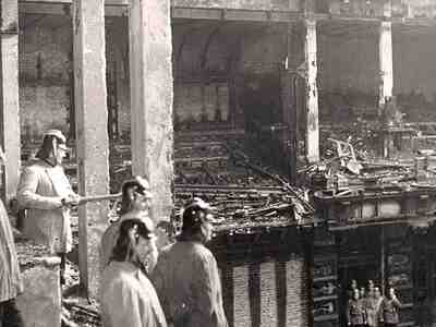 Пожарная бригада в сожжённом Рейхстаге, 1933 год